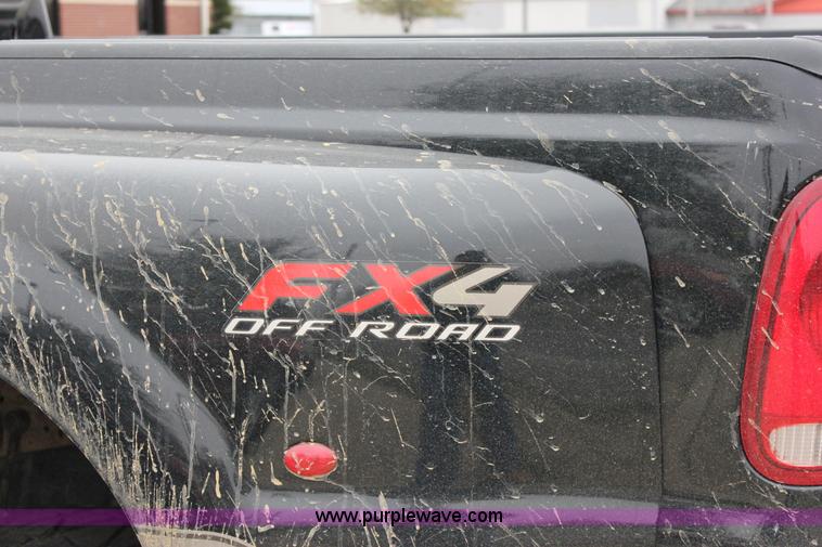 image for item J2311 2006 Ford F350 Super Duty Lariat Crew Cab pickup truck