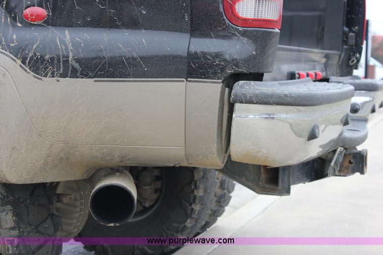 image for item J2311 2006 Ford F350 Super Duty Lariat Crew Cab pickup truck