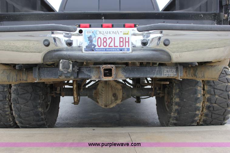 image for item J2311 2006 Ford F350 Super Duty Lariat Crew Cab pickup truck