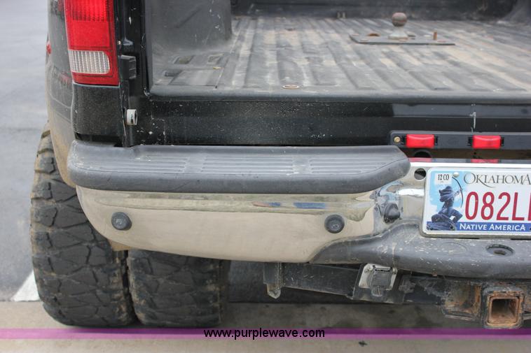 image for item J2311 2006 Ford F350 Super Duty Lariat Crew Cab pickup truck