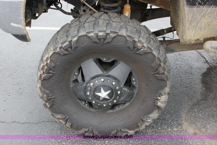 image for item J2311 2006 Ford F350 Super Duty Lariat Crew Cab pickup truck