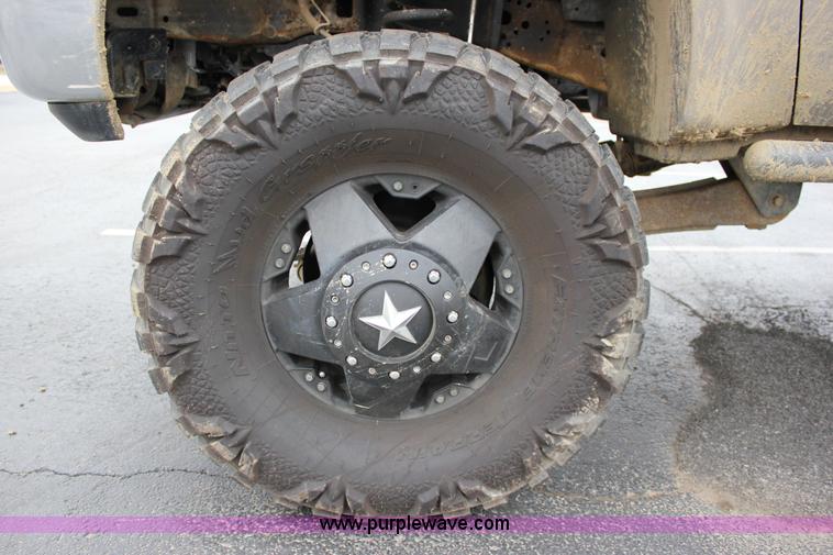 image for item J2311 2006 Ford F350 Super Duty Lariat Crew Cab pickup truck