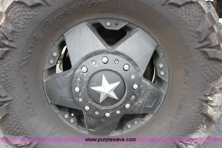 image for item J2311 2006 Ford F350 Super Duty Lariat Crew Cab pickup truck