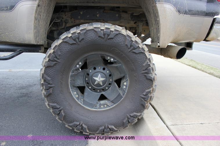 image for item J2311 2006 Ford F350 Super Duty Lariat Crew Cab pickup truck