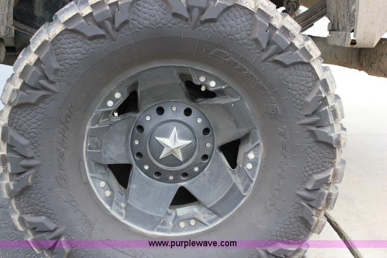 image for item J2311 2006 Ford F350 Super Duty Lariat Crew Cab pickup truck