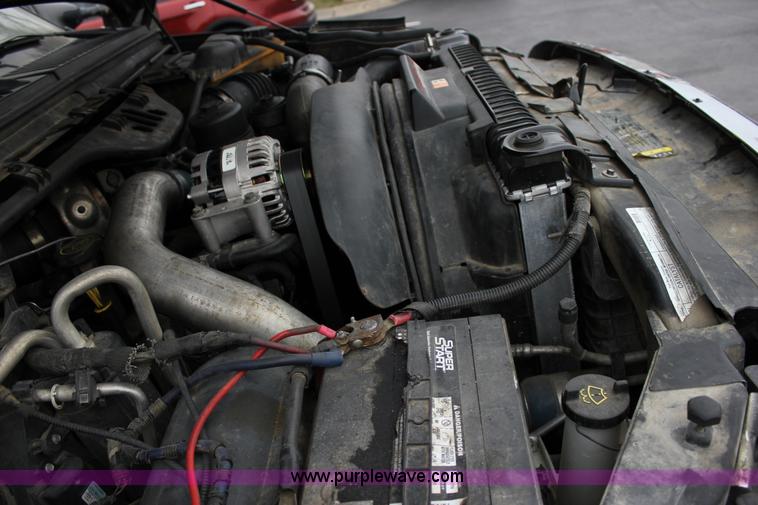 image for item J2311 2006 Ford F350 Super Duty Lariat Crew Cab pickup truck