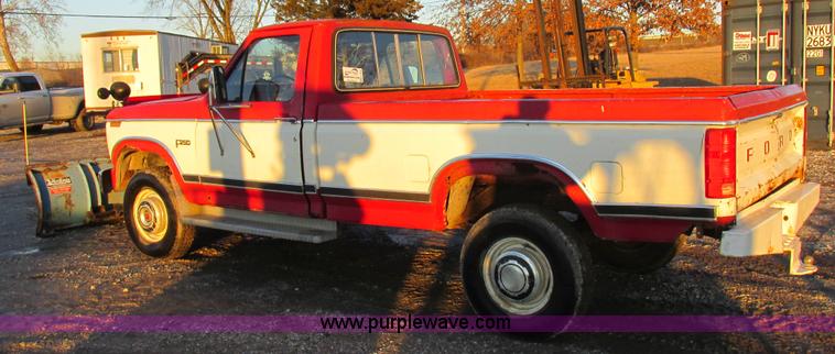 image for item K2022 1983 Ford F250 pickup truck