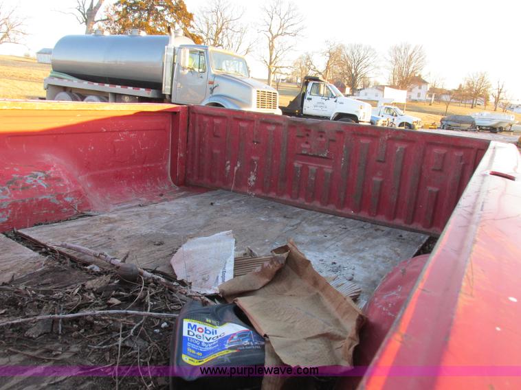 image for item K2022 1983 Ford F250 pickup truck