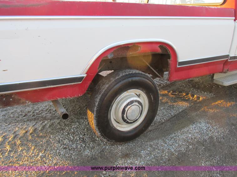 image for item K2022 1983 Ford F250 pickup truck