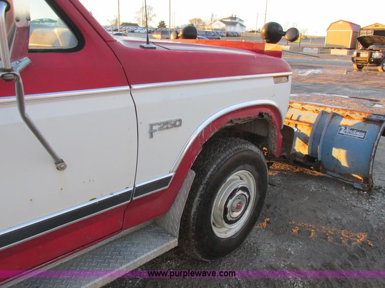 image for item K2022 1983 Ford F250 pickup truck