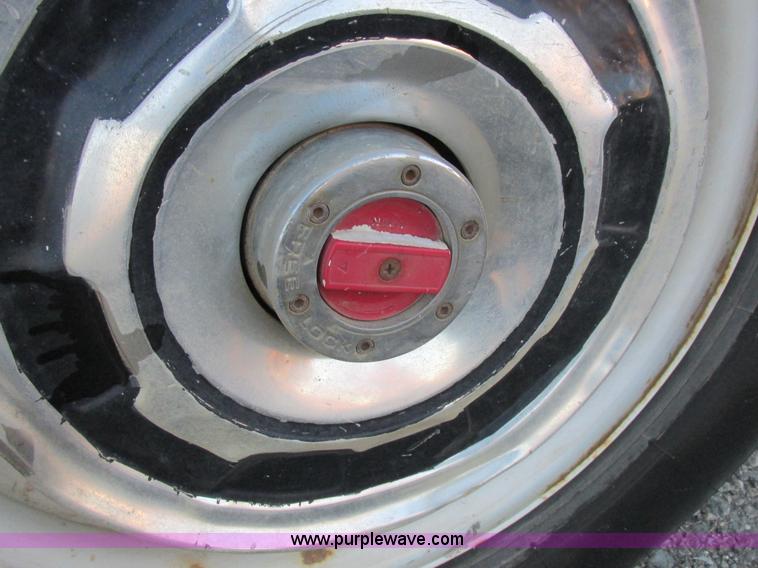 image for item K2022 1983 Ford F250 pickup truck