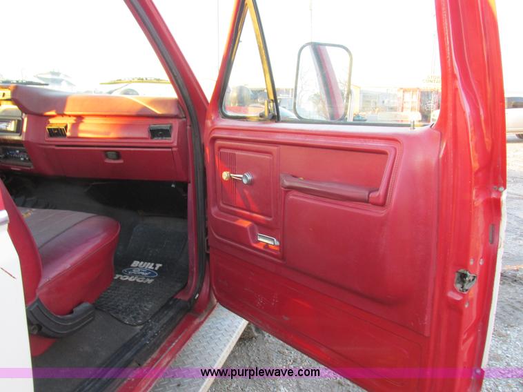 image for item K2022 1983 Ford F250 pickup truck