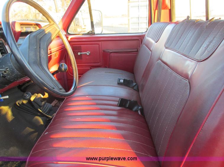 image for item K2022 1983 Ford F250 pickup truck