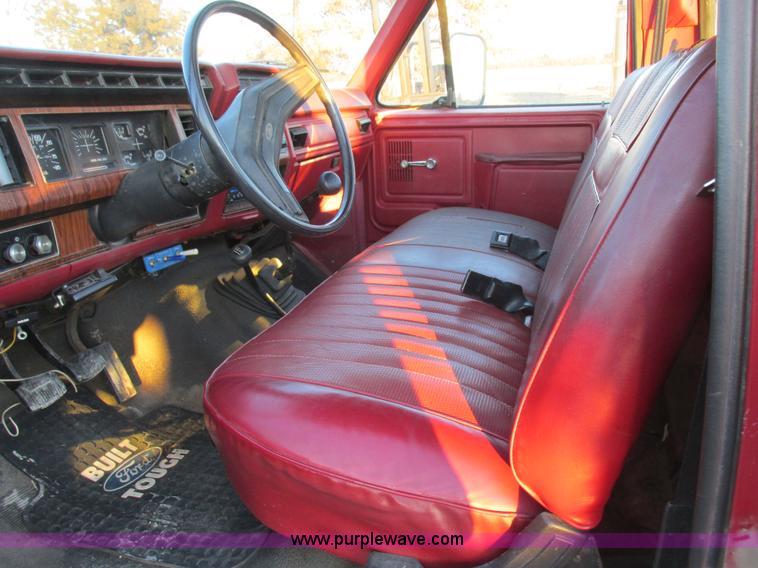image for item K2022 1983 Ford F250 pickup truck