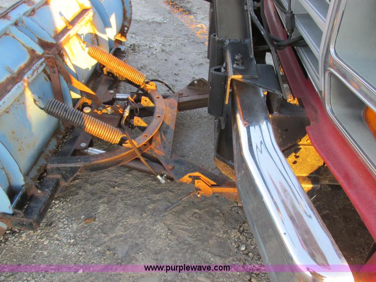 image for item K2022 1983 Ford F250 pickup truck