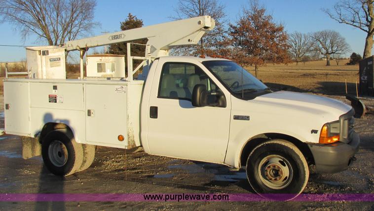 image for item K2024 1999 Ford F350 Super Duty bucket truck