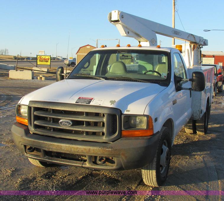 image for item K2024 1999 Ford F350 Super Duty bucket truck