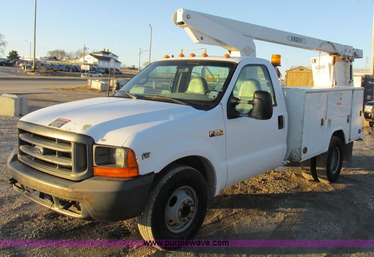 image for item K2024 1999 Ford F350 Super Duty bucket truck