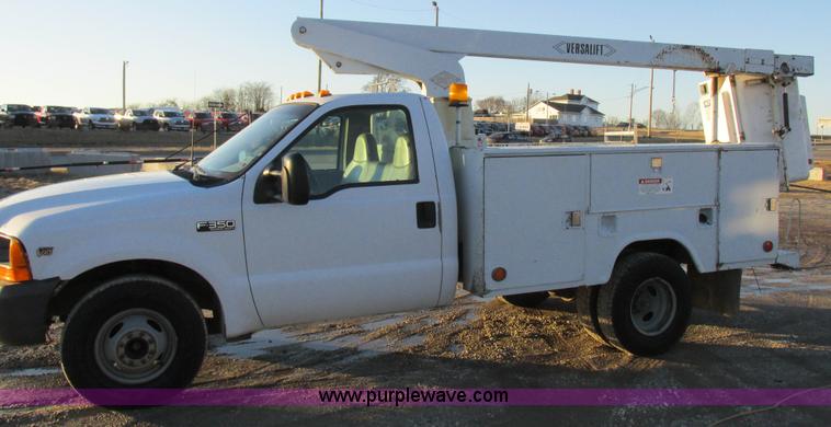 image for item K2024 1999 Ford F350 Super Duty bucket truck