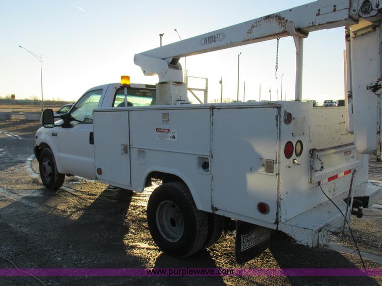 image for item K2024 1999 Ford F350 Super Duty bucket truck