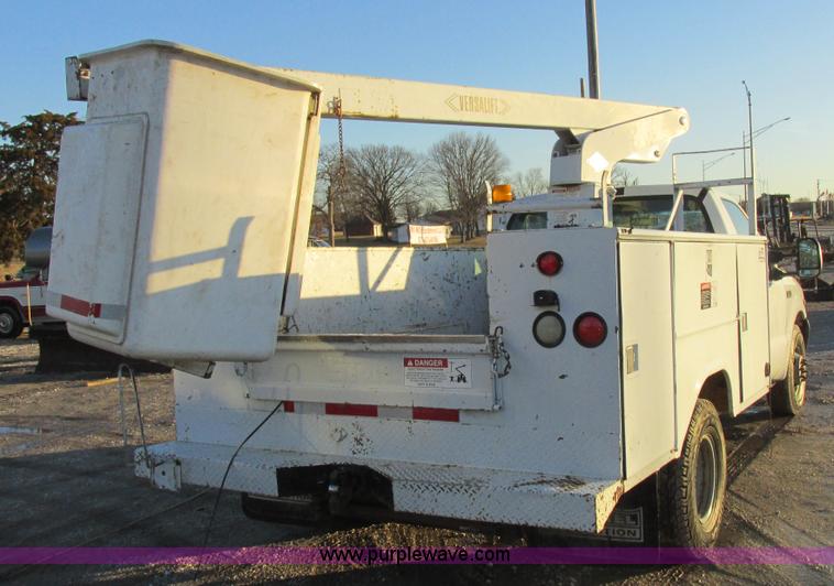image for item K2024 1999 Ford F350 Super Duty bucket truck