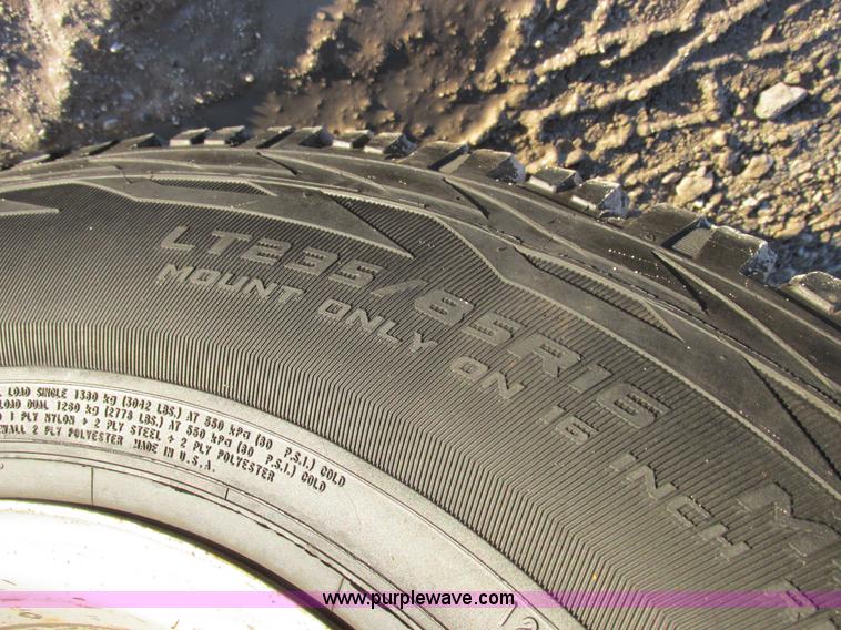 image for item K2024 1999 Ford F350 Super Duty bucket truck