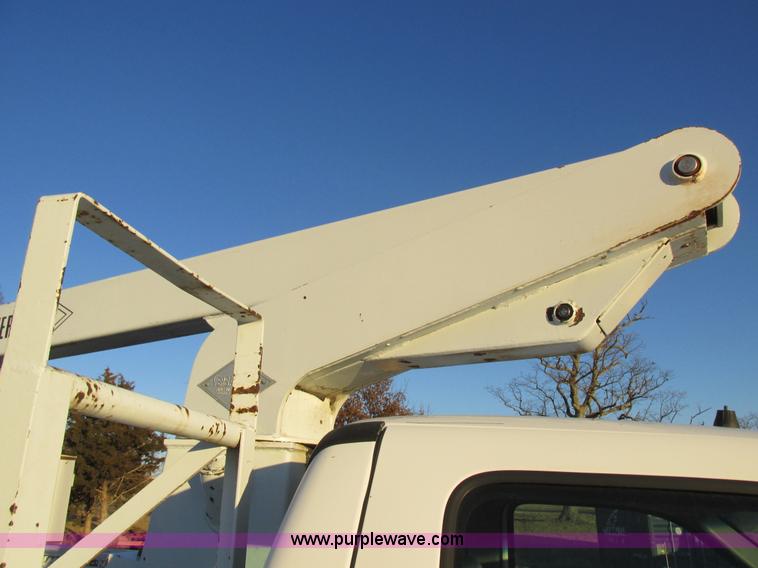 image for item K2024 1999 Ford F350 Super Duty bucket truck