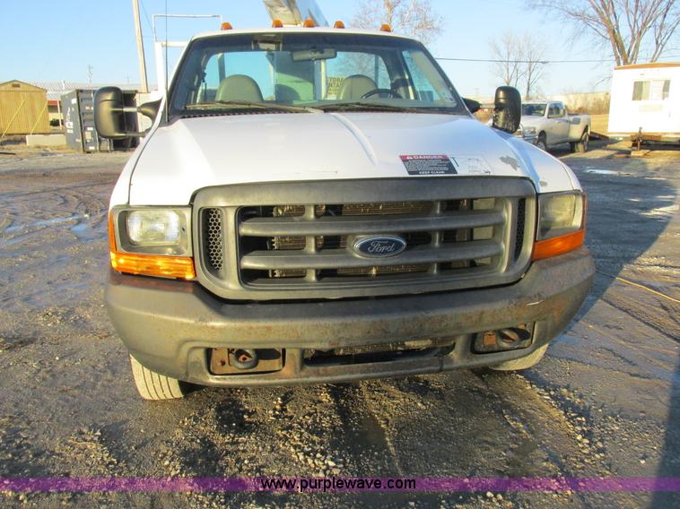 image for item K2024 1999 Ford F350 Super Duty bucket truck