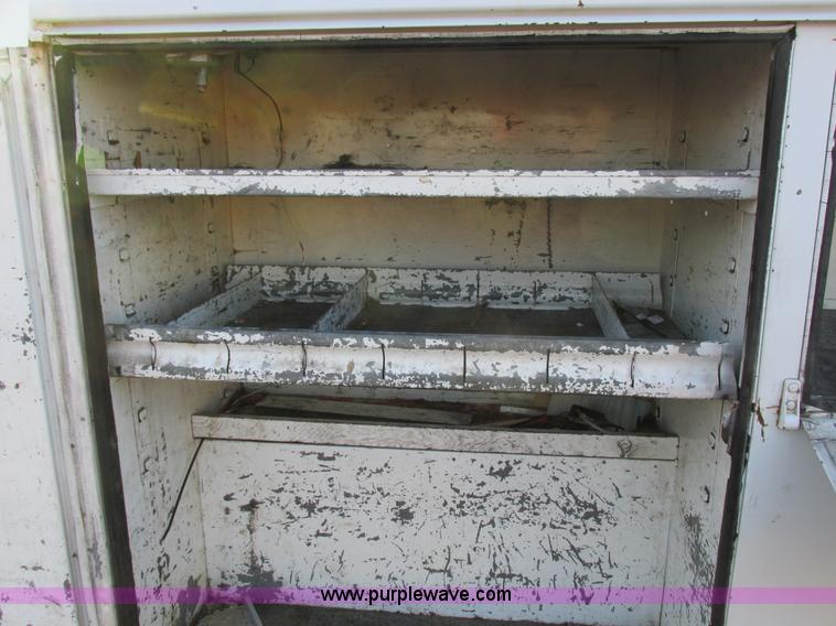 image for item K2024 1999 Ford F350 Super Duty bucket truck