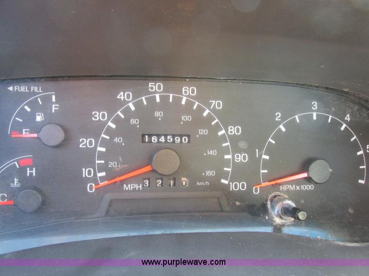 image for item K2024 1999 Ford F350 Super Duty bucket truck