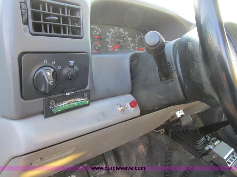 image for item K2024 1999 Ford F350 Super Duty bucket truck