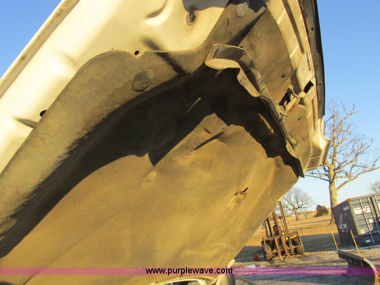 image for item K2024 1999 Ford F350 Super Duty bucket truck