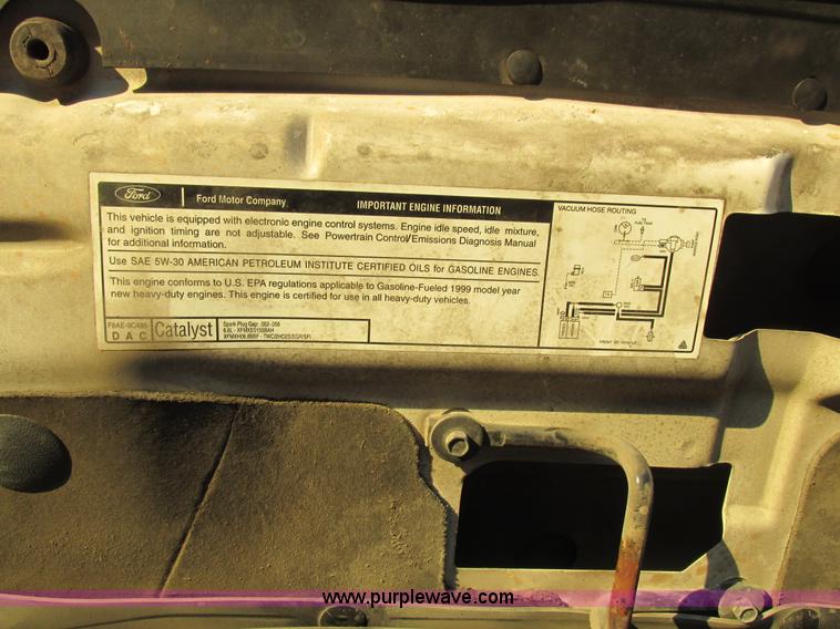 image for item K2024 1999 Ford F350 Super Duty bucket truck