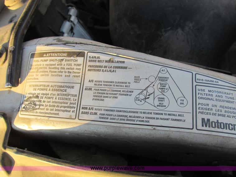 image for item K2024 1999 Ford F350 Super Duty bucket truck