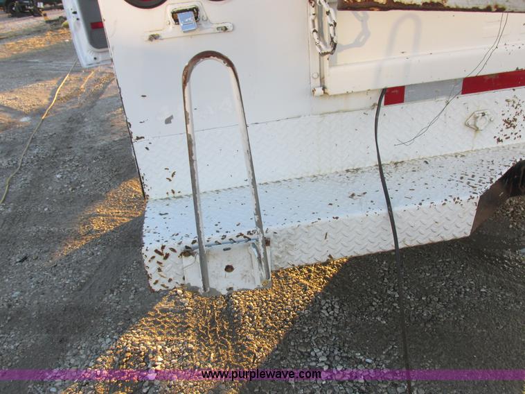 image for item K2024 1999 Ford F350 Super Duty bucket truck