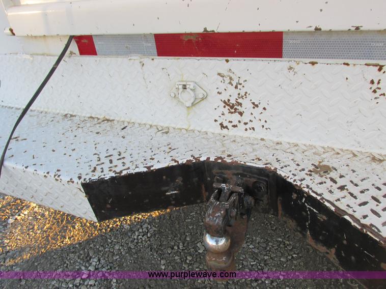 image for item K2024 1999 Ford F350 Super Duty bucket truck