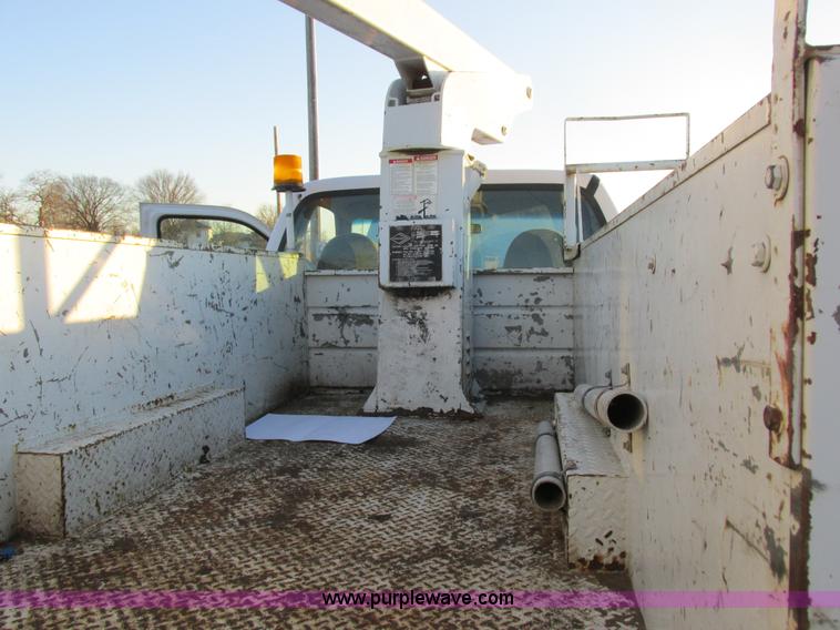 image for item K2024 1999 Ford F350 Super Duty bucket truck