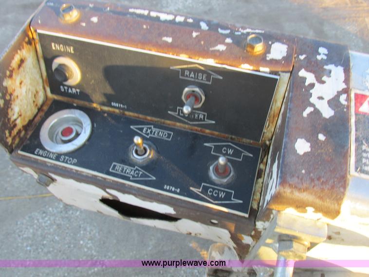 image for item K2024 1999 Ford F350 Super Duty bucket truck