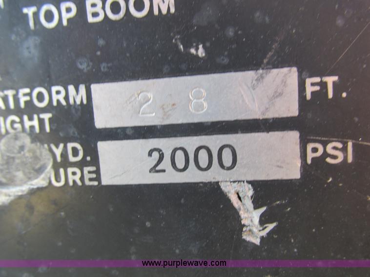 image for item K2024 1999 Ford F350 Super Duty bucket truck