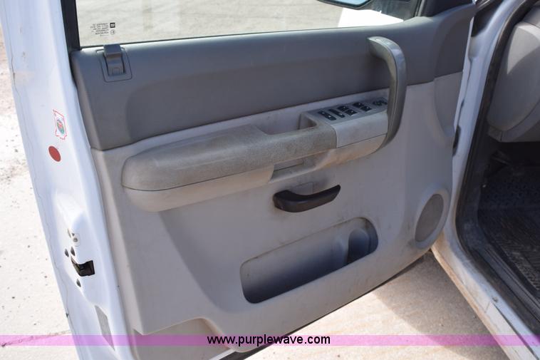 image for item K2307 2008 GMC Sierra 1500 pickup truck