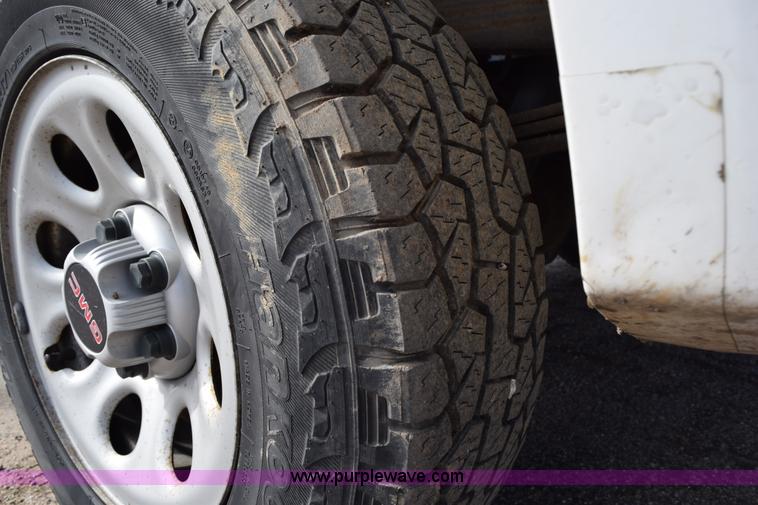 image for item K2307 2008 GMC Sierra 1500 pickup truck