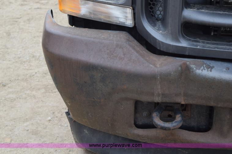 image for item K2321 2003 Ford F250 Super Duty XL SuperCab flatbed pickup truck