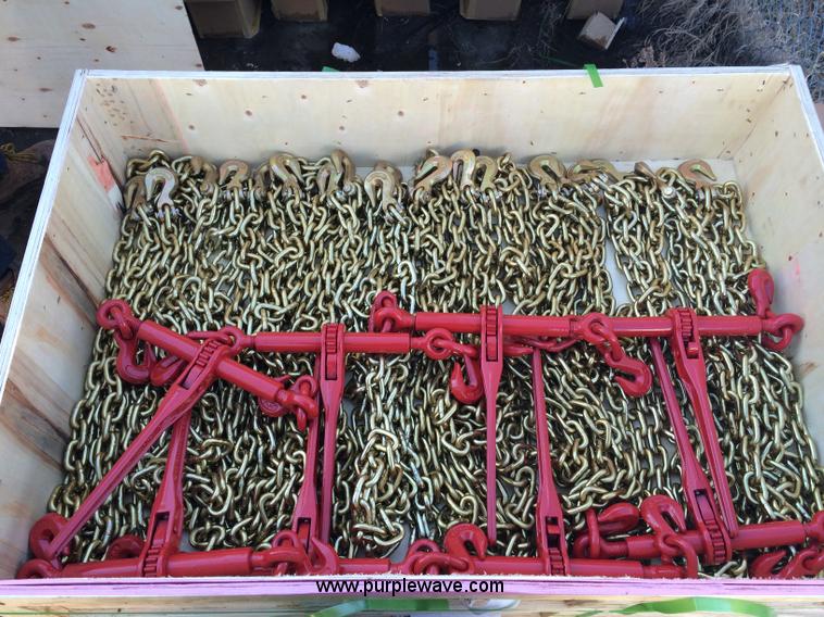 image for item K2534 Assorted items