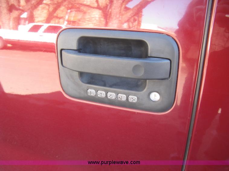 image for item K2875 2006 Ford F150 XLT SuperCab pickup truck