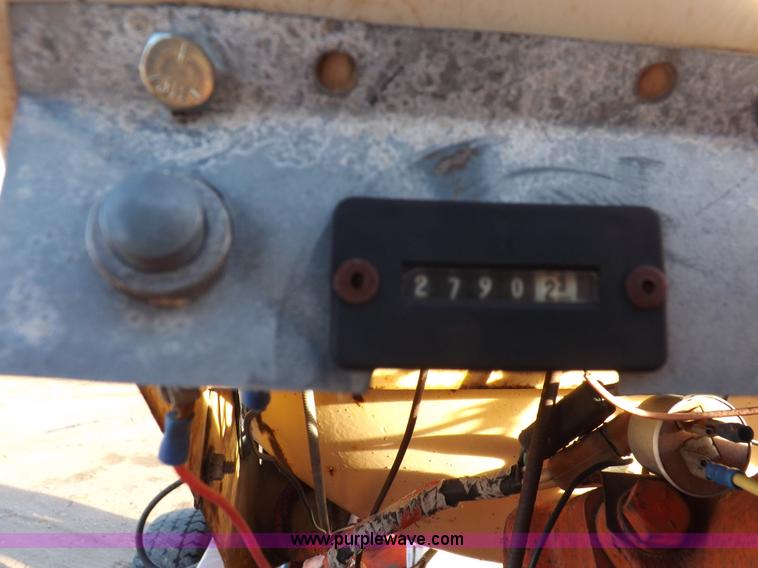 image for item K3181 Case 830 tractor