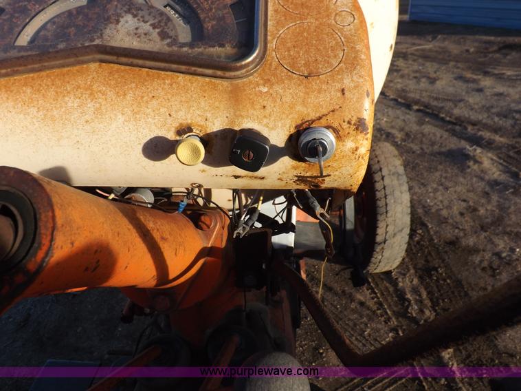 image for item K3181 Case 830 tractor