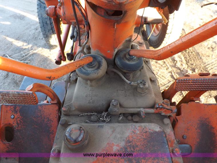 image for item K3181 Case 830 tractor