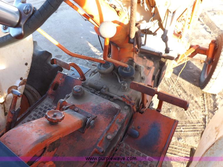 image for item K3181 Case 830 tractor