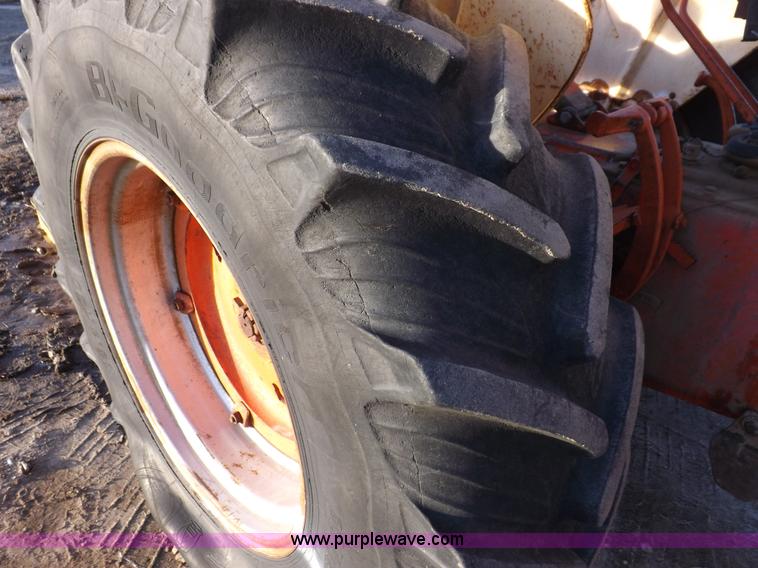 image for item K3181 Case 830 tractor