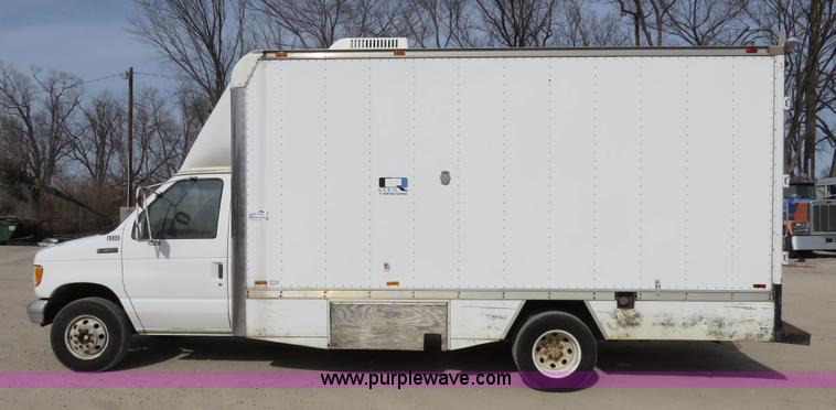 image for item K7206 1996 Ford Econoline E450 box truck